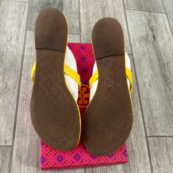 🐝Authentic Tory Burch Miller Sandals & Box Sz10 Patent Yellow💛 - Picture 5 of 6